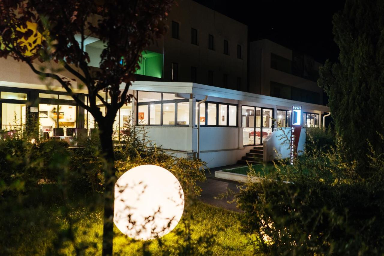 Unaway Hotel Fabro Exterior foto